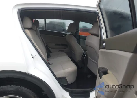 2019 Kia Sportage Lx z USA, uszkodzony, nr VIN KNDPMCAC2K7566412